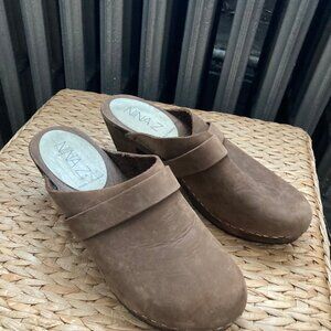 Nina Z Clogs